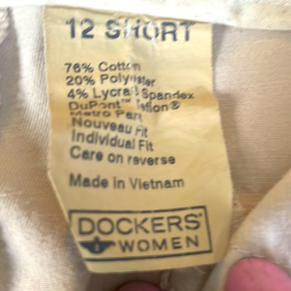 Dockers - Picture 2 of 4